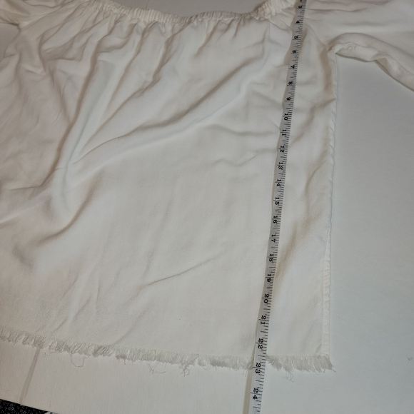 Chelsea & Violet size large 100% Tencel Lyocell off the shoulders blouse - Picture 12 of 13